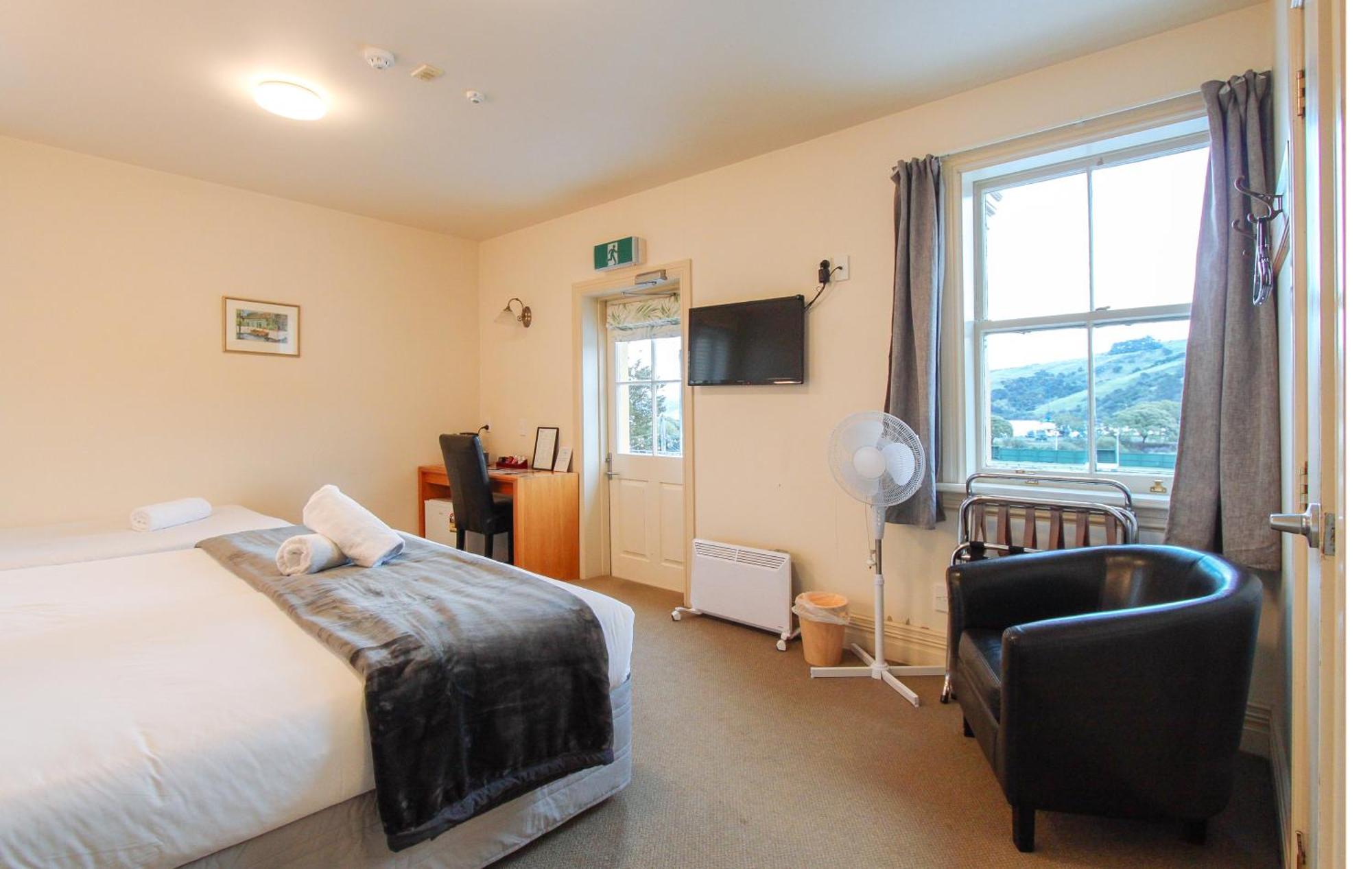 The Grand Hotel & Bar - Akaroa Exterior foto